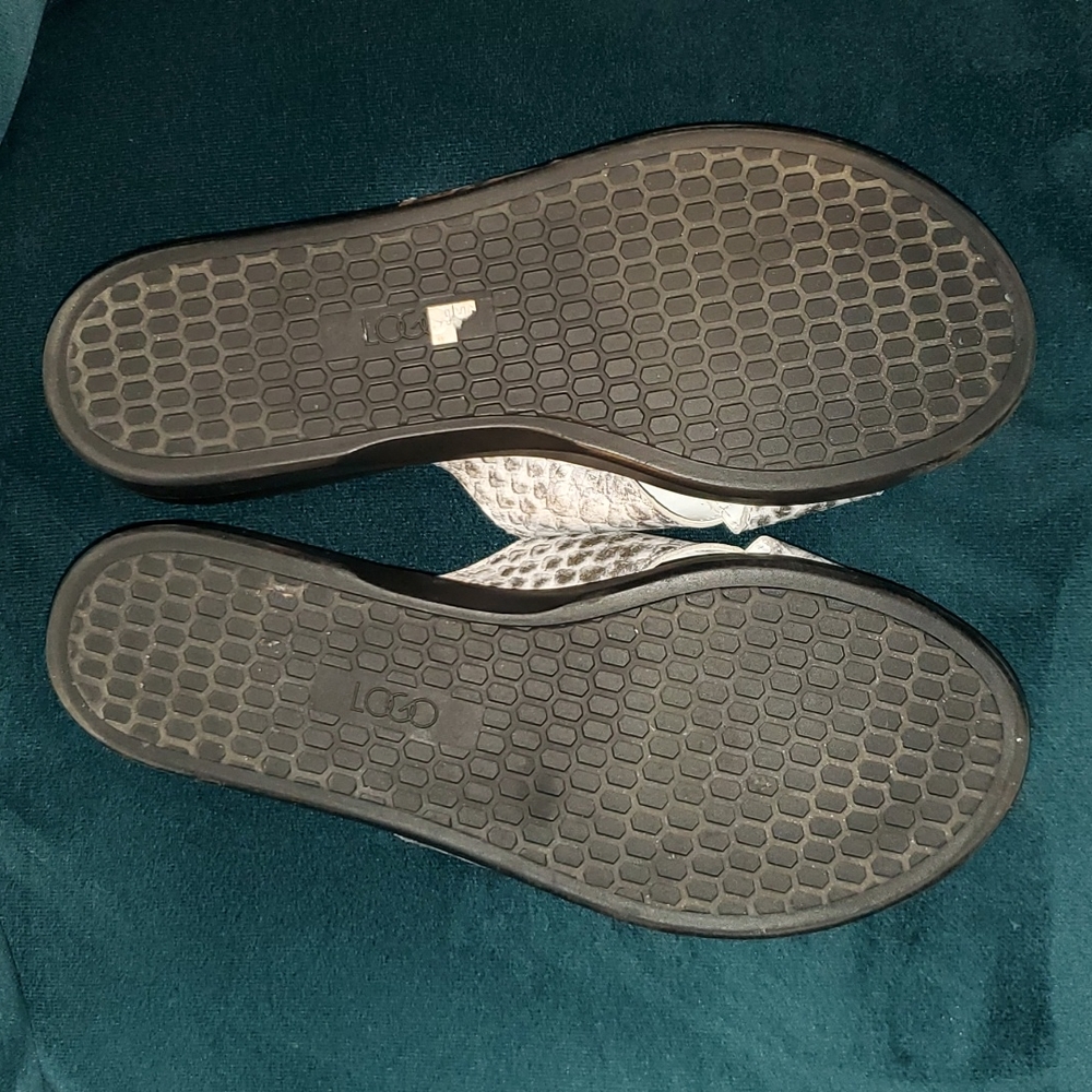 LOGO Leather Slides - Picture 3 of 7